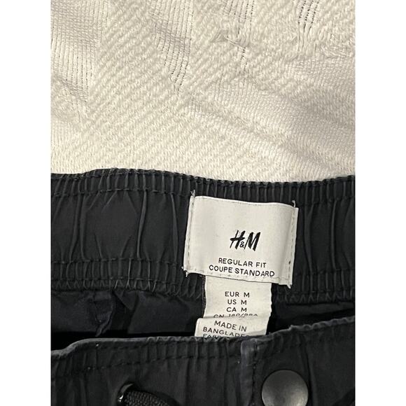 H&M Black Cargo Shorts Mens M - Picture 3 of 3